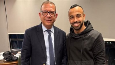 اللاعب أفشة والمحامي أشرف عبدالعزيز