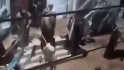 مشاجرة بين عدد من الأشخاص اقتحموا المسجد بالعصا في نجع حمادي