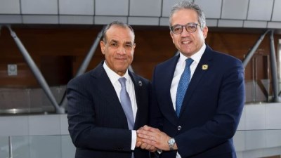 وزير الخارجية يلتقي مع الدكتور خالد العنانى مدير عام منظمة اليونسكو