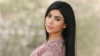 كارولين عزمي 