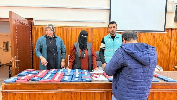 صناع الخير توزع نظارات طبية على الحالات المستحقة مجانا ببورسعيد