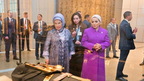 جانب من جولة السيدة انتصار السيسي وقرينة أردوغان