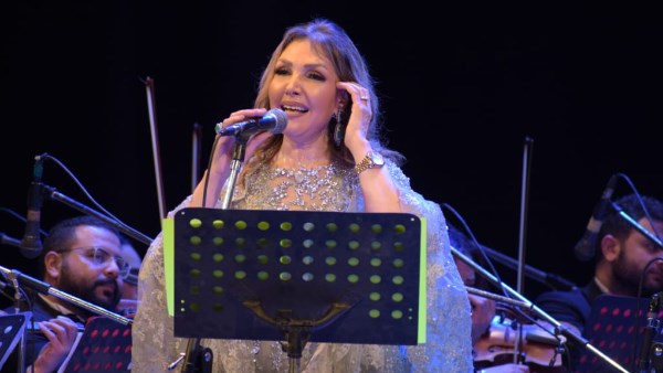 الفنانة نادية مصطفى 