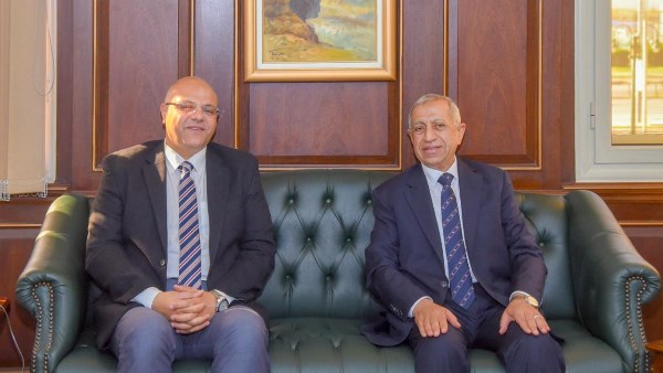 محافظ الإسكندرية يستقبل رئيس الأكاديمية العربية للعلوم والتكنولوجيا والنقل البحري بديوان عام المحافظة