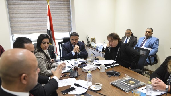 جانب من اجتماع اللجنة