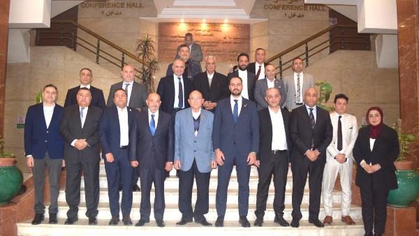 وفدًا سوريًا 