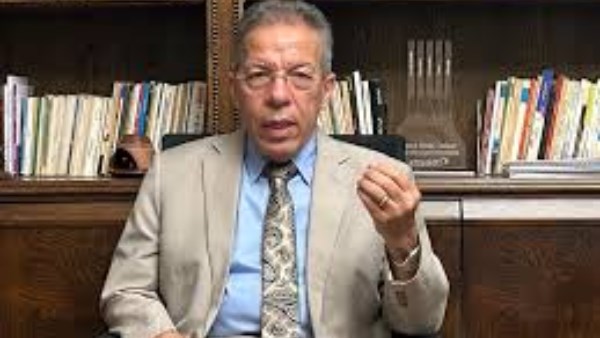 الدكتور أسامة عبد الحي، نقيب الأطباء