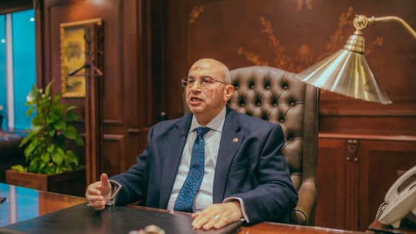  النائب أشرف عبد الغني،