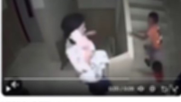  الداخلية تكشف حقيقة فيديو التعدي على طفلين 