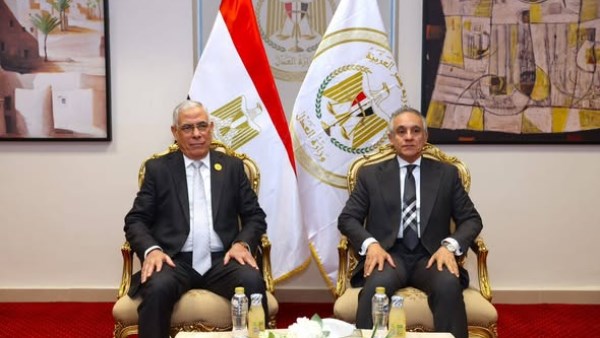  المستشار محمود الشريف وزير العدل