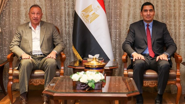 الخطيب وجوهر نبيل 