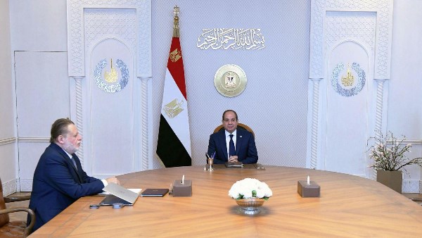 جانب من اجتماع الرئيس السيسي مع محافظ البنك المركزي