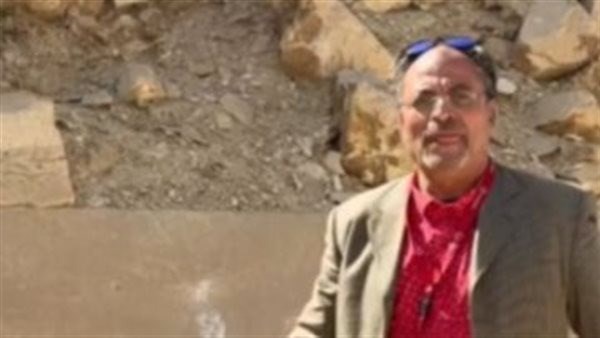  المرشد السياحي صاحب واقعة الرسم على هرم أوناس