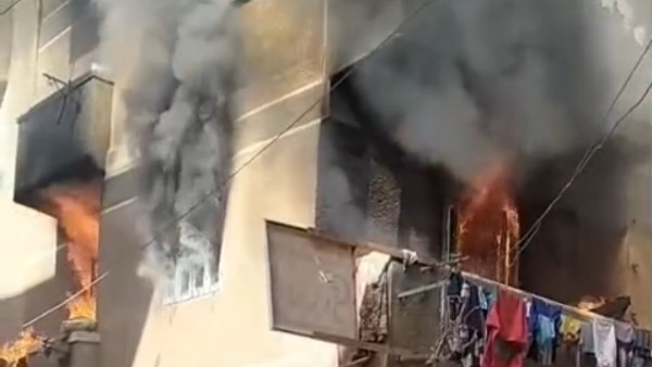 جانب من الحريق