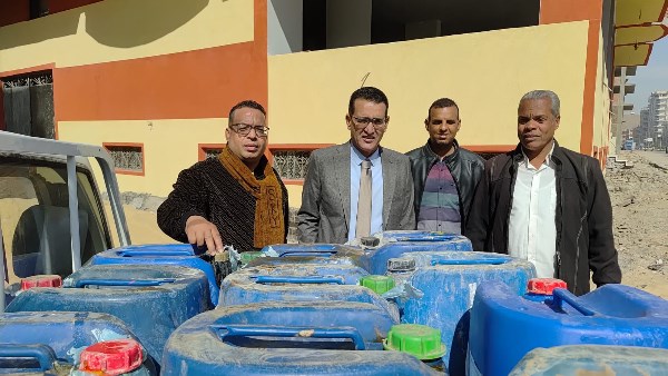 تموين الاقصر يضبط مصنع منظفات مجهول المصدر 