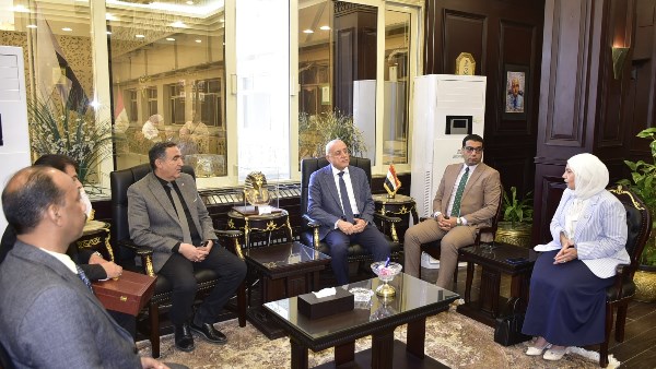 محافظ الأقصر يستقبل رئيس الهيئة العامة للخدمات البيطرية 