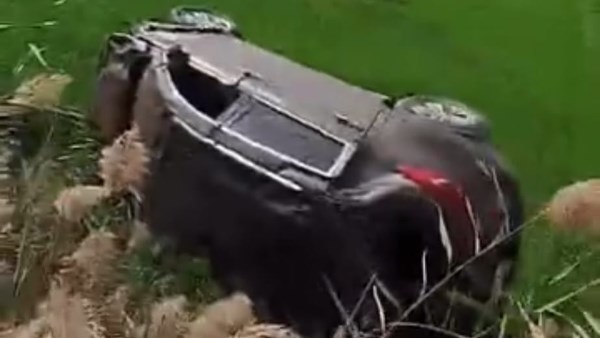 إصابة شخصين في انقلاب سيارة بطريق الدائري بالفيوم