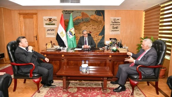 مكتب تصديقات وخدمات قنصلية جديد بالفيوم