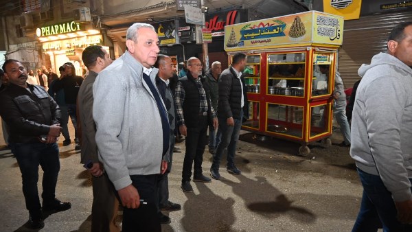 محافظ الغربية في جولة بالمحلة الكبرى لإعادة الانضباط 