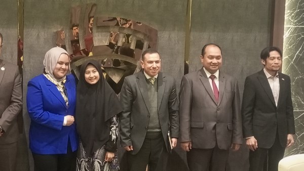 الطالبه ييلى خلال زيارتها لمحافظة الغربيه وتكريمها من جامعة السلام 