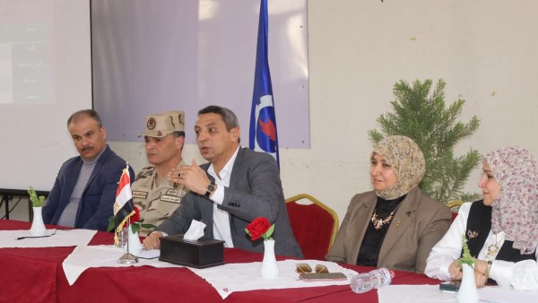 محافظ السويس يشهد فعاليات الدورة التدريبية لإعداد كوادر وقيادات تعليمية