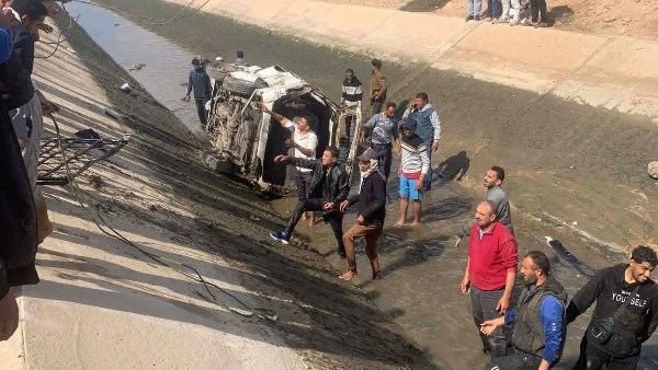 حادث انقلاب ميكروباص 