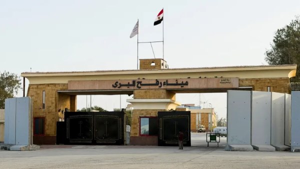 إسرائيل تعيد فتح معبر رفح بحضور ممثلي الإتحاد الأوروبي ومصر  