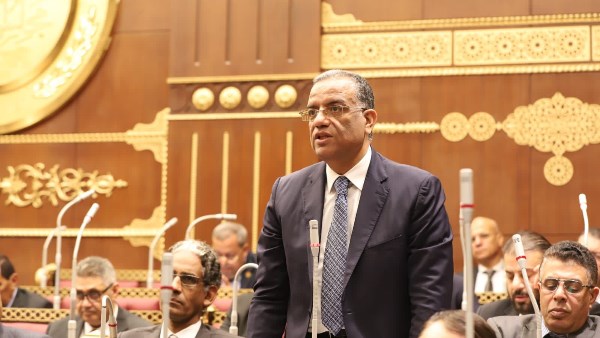  محمود مسلم يستعرض طلب مناقشة إجراءات حماية الأطفال من مخاطر الإنترنت  