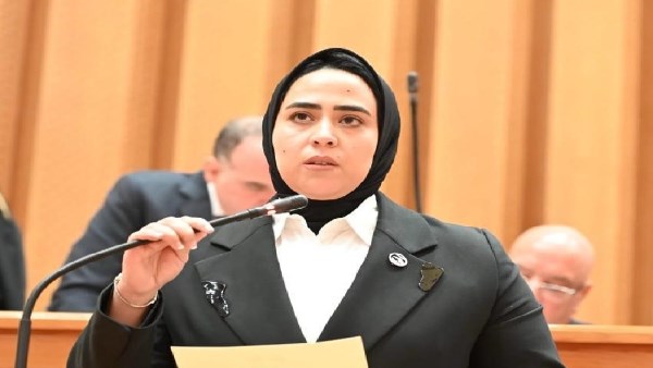 طلب احاطة بشأن حرمان عمال اسكندریة من التأمین الصحي وإیقاف بطاقات علاجھم