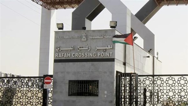 وصول الدفعة الأولى من الفلسطينيين العائدين من مصر عبر معبر رفح