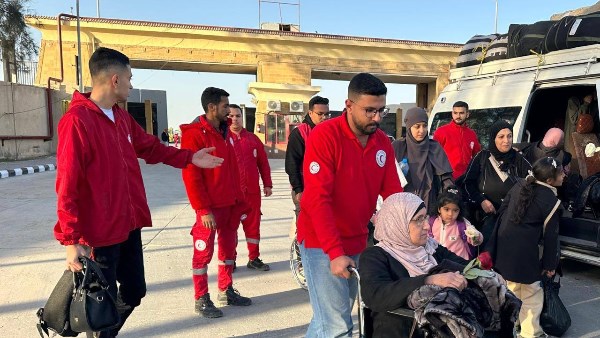  الهلال الأحمر يؤكد جاهزيته لتقديم الخدمات للمرضى تمهيدًا لتلقيهم الرعاية 