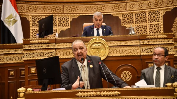 رئيس تعليم الشيوخ يستعرض تقرير تعديلات قانون المستشفيات الجامعية