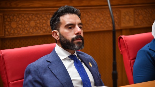 النائب إسلام قرطام يطالب بعرض مشروع قانون الكهرباء 