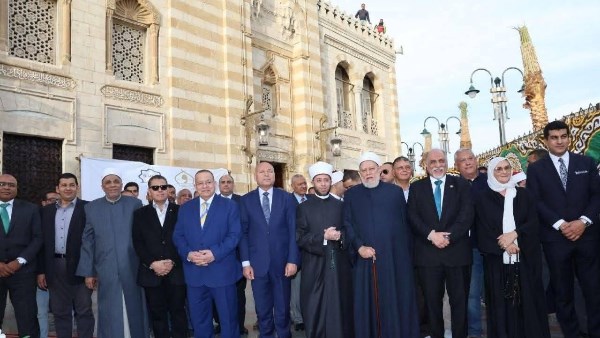 وزير الأوقاف ومحافظ القاهرة وعلي جمعة يفتتحون مسجد السيدة عائشة بعد تطويره