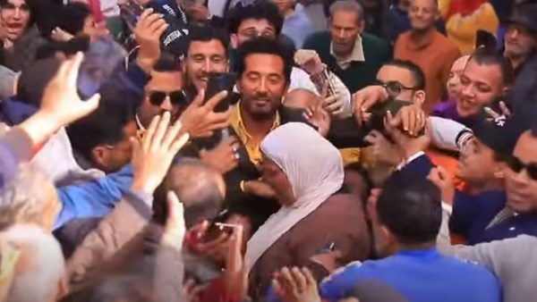 الفنان عمرو سعد