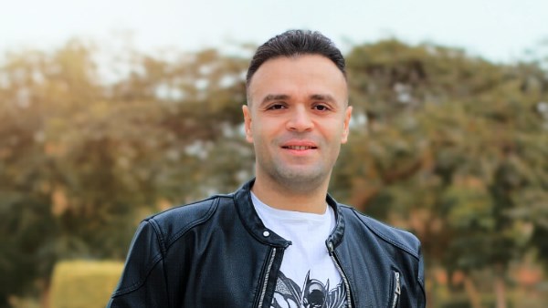 الفنان الشاب احمد عبد العزيز