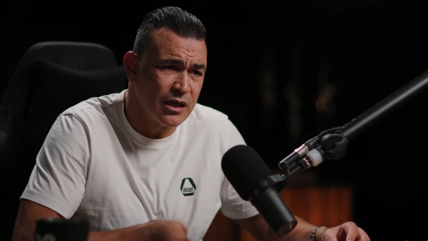 عصام الحضري