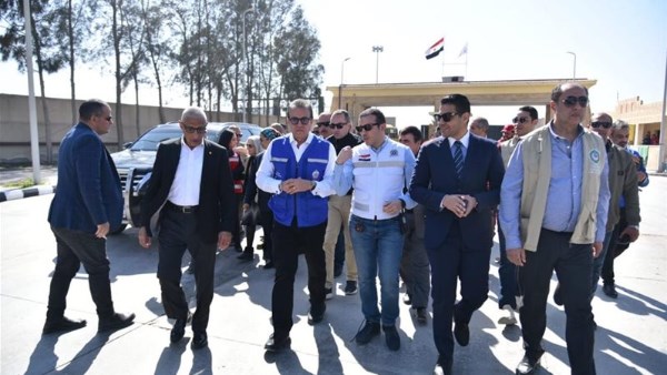 وزير الصحة يتفقد معبر رفح لمتابعة الخدمات الطبية للجرحى الفلسطينيين