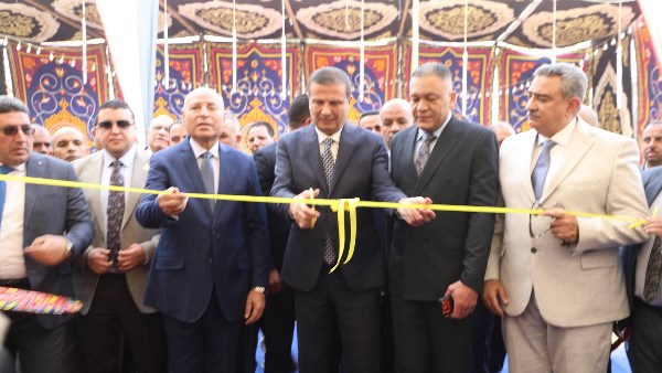 وزير الزراعة ومحافظ القاهرة يفتتحان معرض السلع الغذائية في باب الشعرية