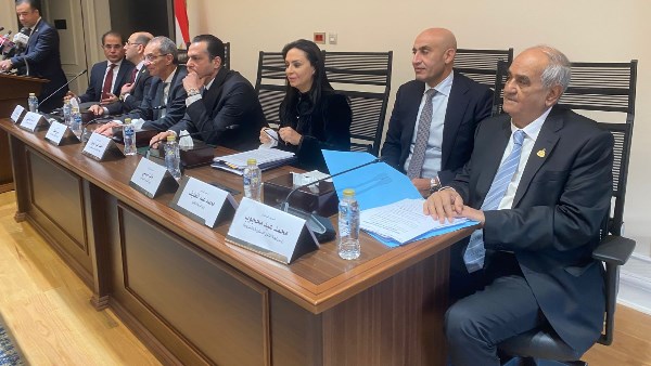 جانب من الجلسة 