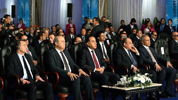 رئيس الوزراء يشهد انضمام أول «Airbus A350-900» إلى أسطول مصر للطيران