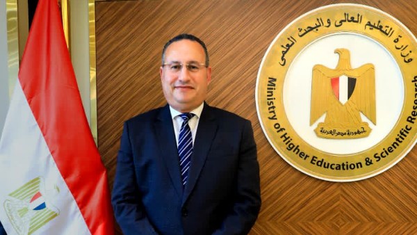 الدكتور عبدالعزيز قنصوة وزير التعليم العالي والبحث العلمي