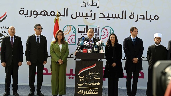 رئيس الوزراء يعلن إطلاق المبادرة الرئاسية "أبواب الخير" لدعم الأسر الأولى بالرعاية 
