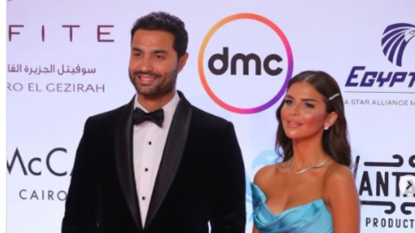 كريم فهمي وزوجته