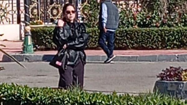 رنا رئيس في جنازة والد مي عمر 