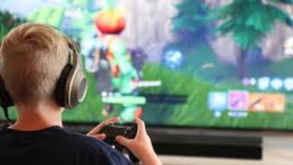 أطفال خلف الشاشات… وجرائم لا ترى