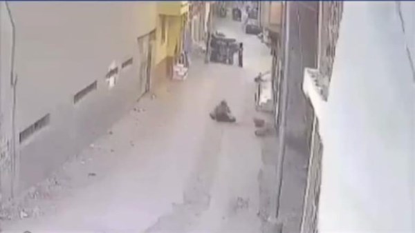 القبض على ربة منزل ألقت أسطوانة بوتاجاز من بلكونة على سيدة وطفلتها بالغربية