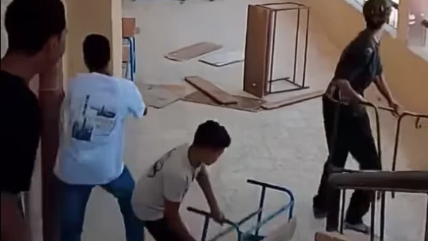 فصل 6 طلاب بالشهادة الإعدادية