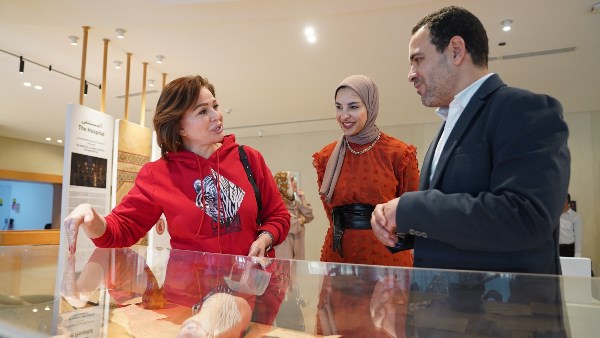 زيارة إلهام شاهين لمستشفى الناس الخيري