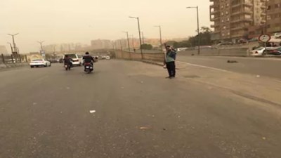 موجة من الرمال المثارة